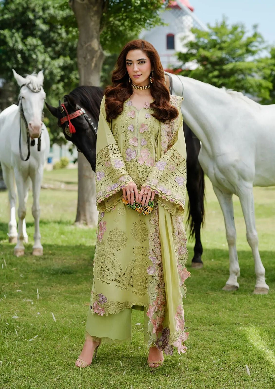 Summer Bloom β Embroidered Lawn