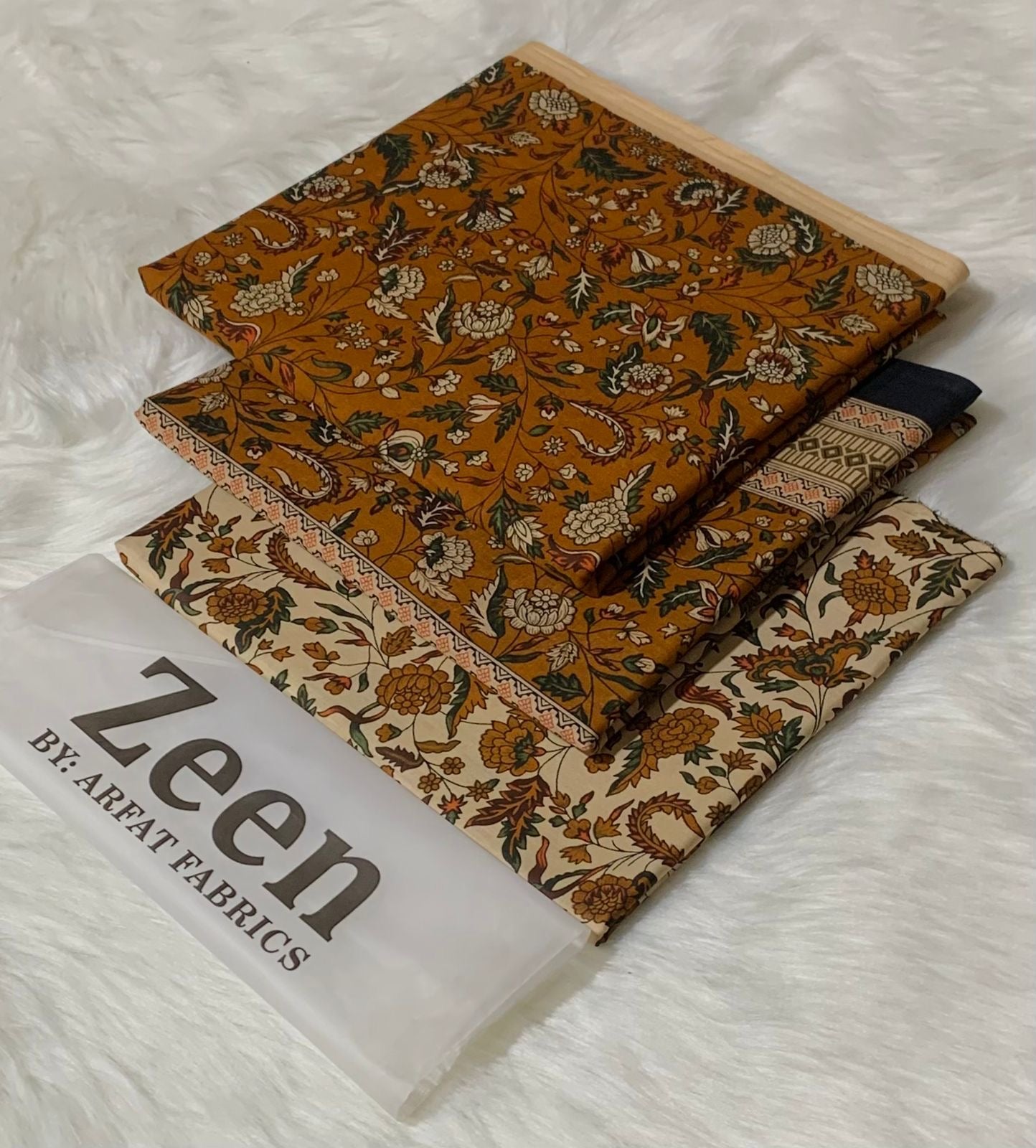 Zeen unstitched lawn 3 pc