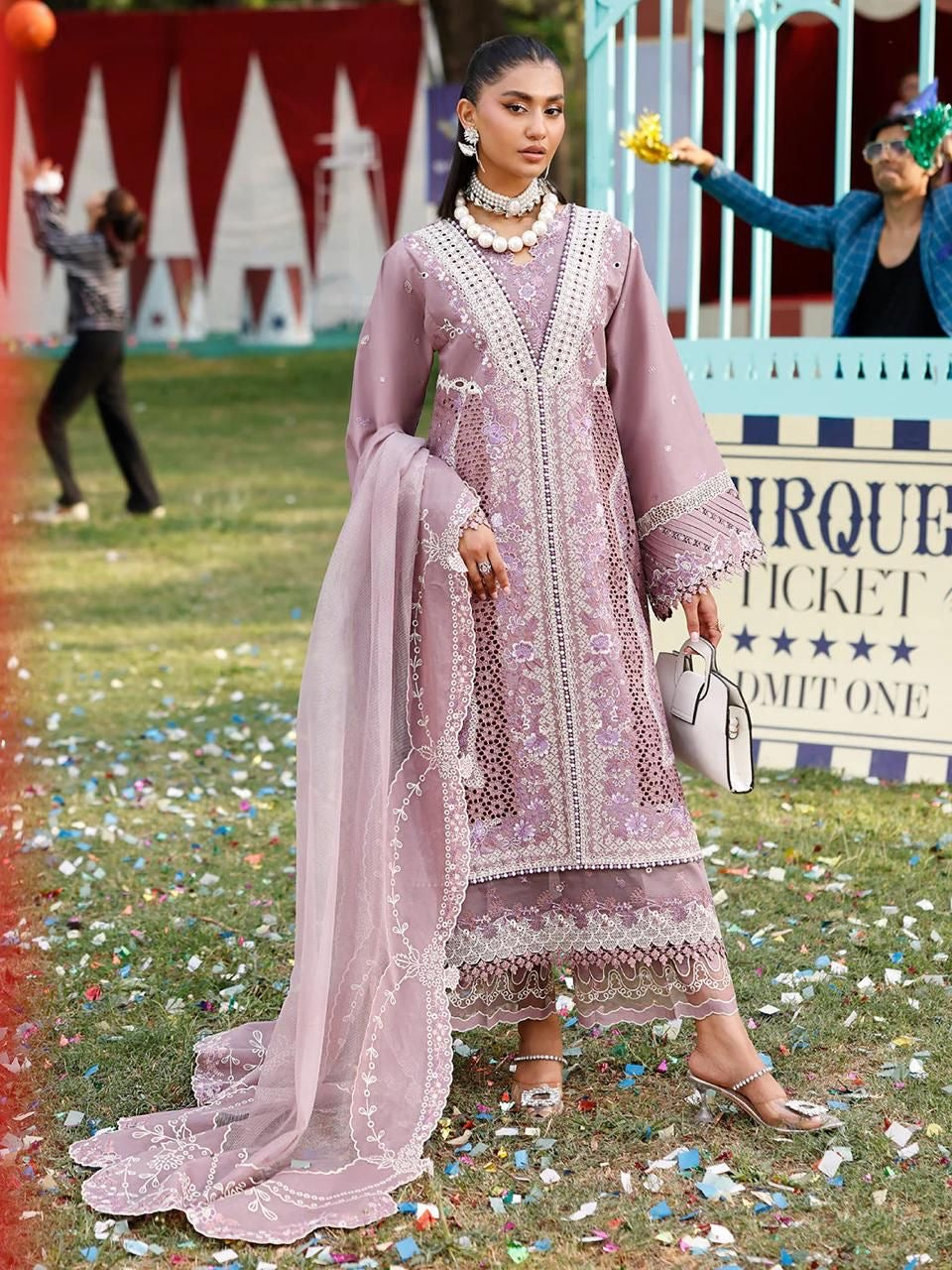 Summer Bloom β Embroidered Lawn