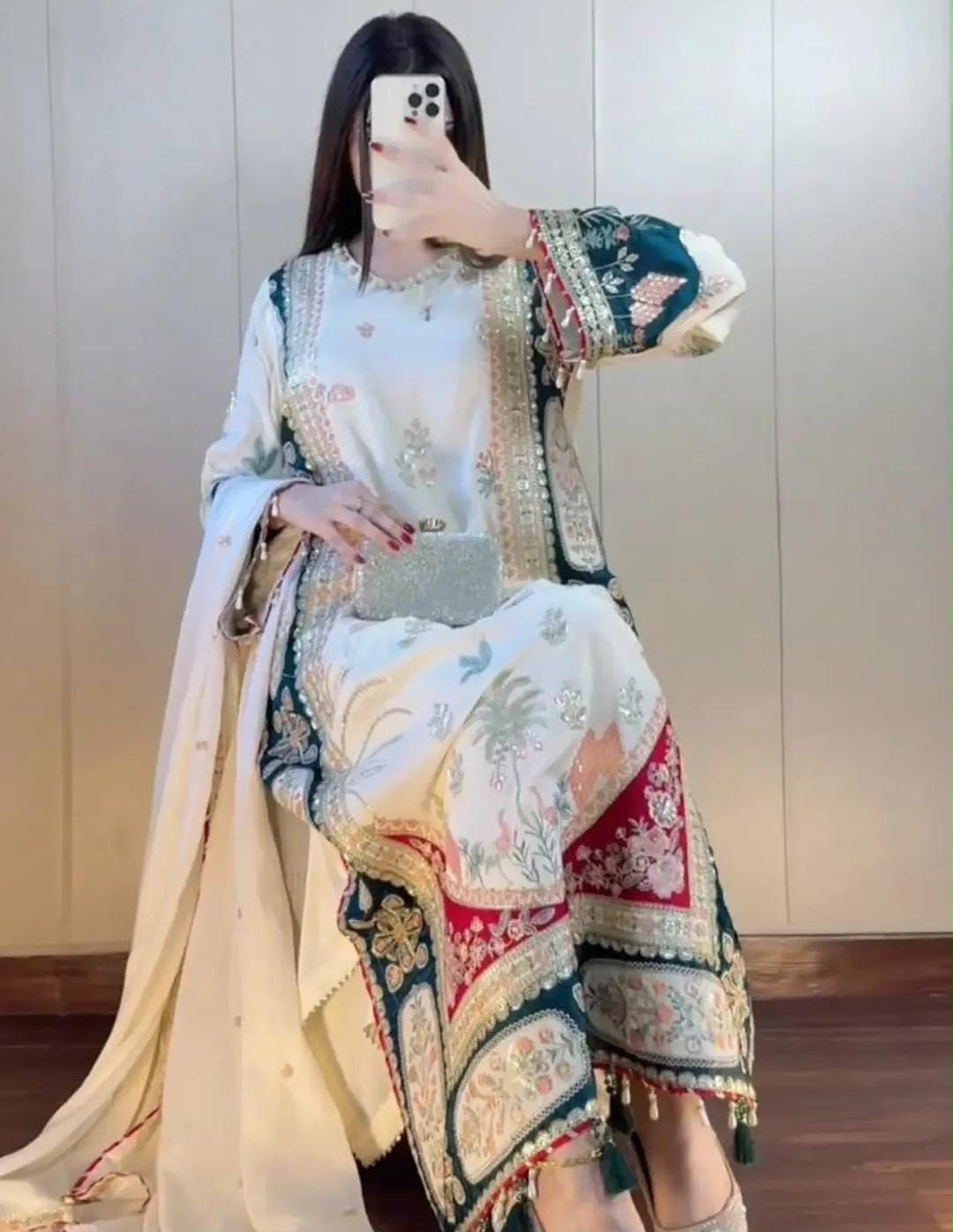 Silk embroidered collection