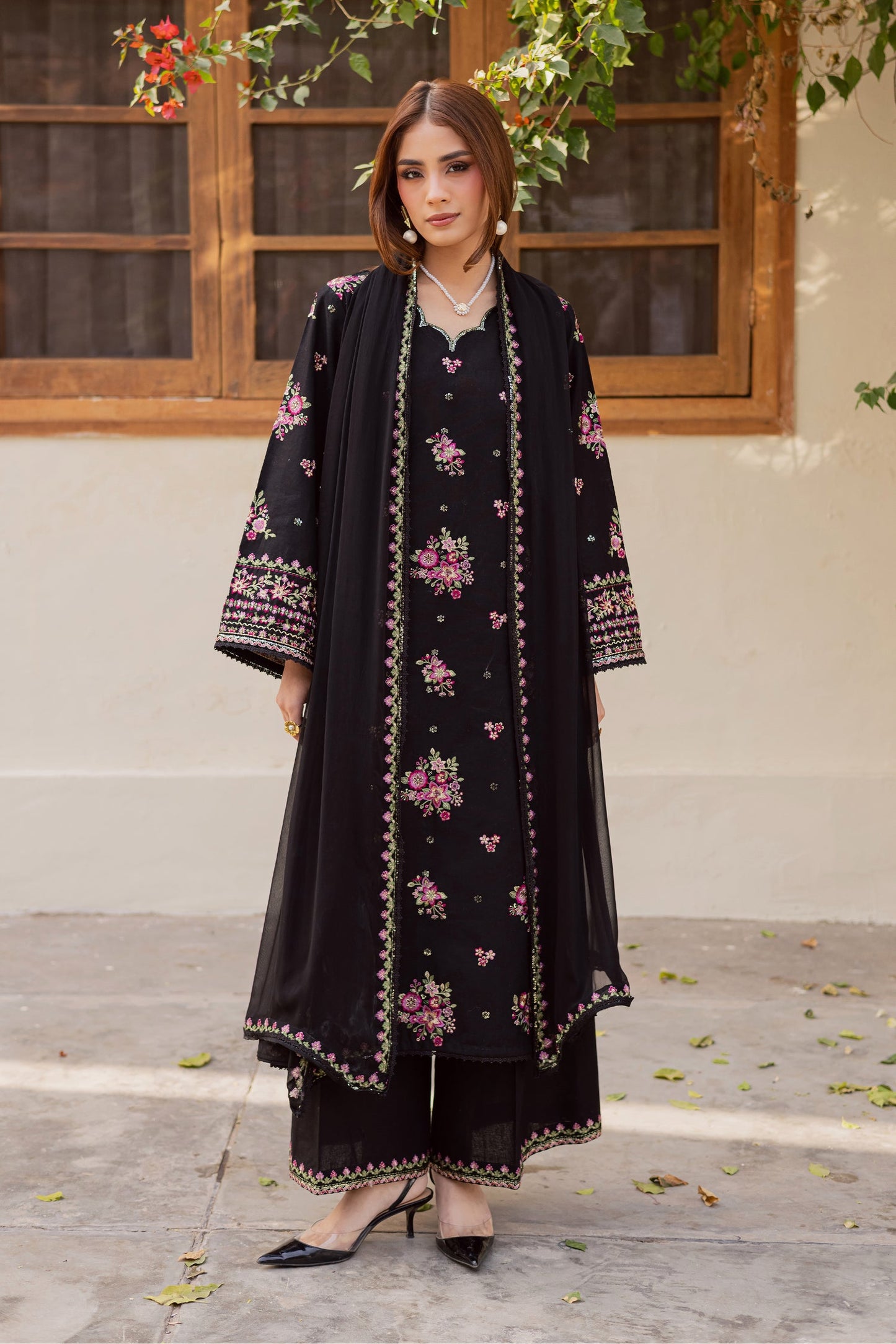 Summer Bloom β Embroidered Lawn