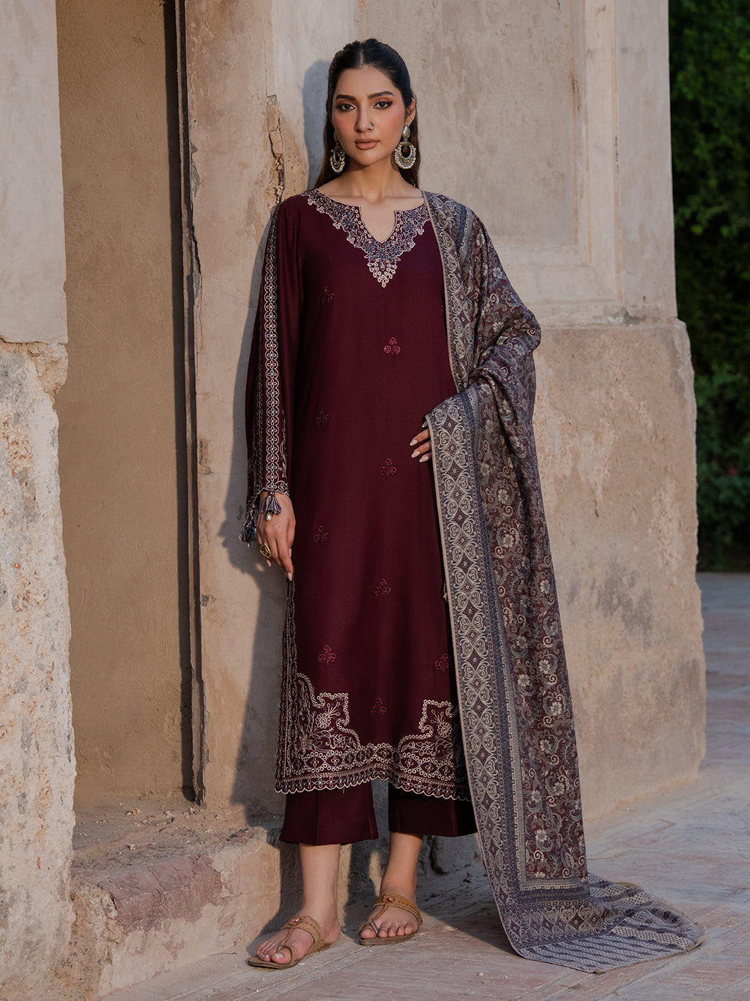 Summer Bloom β Embroidered Lawn
