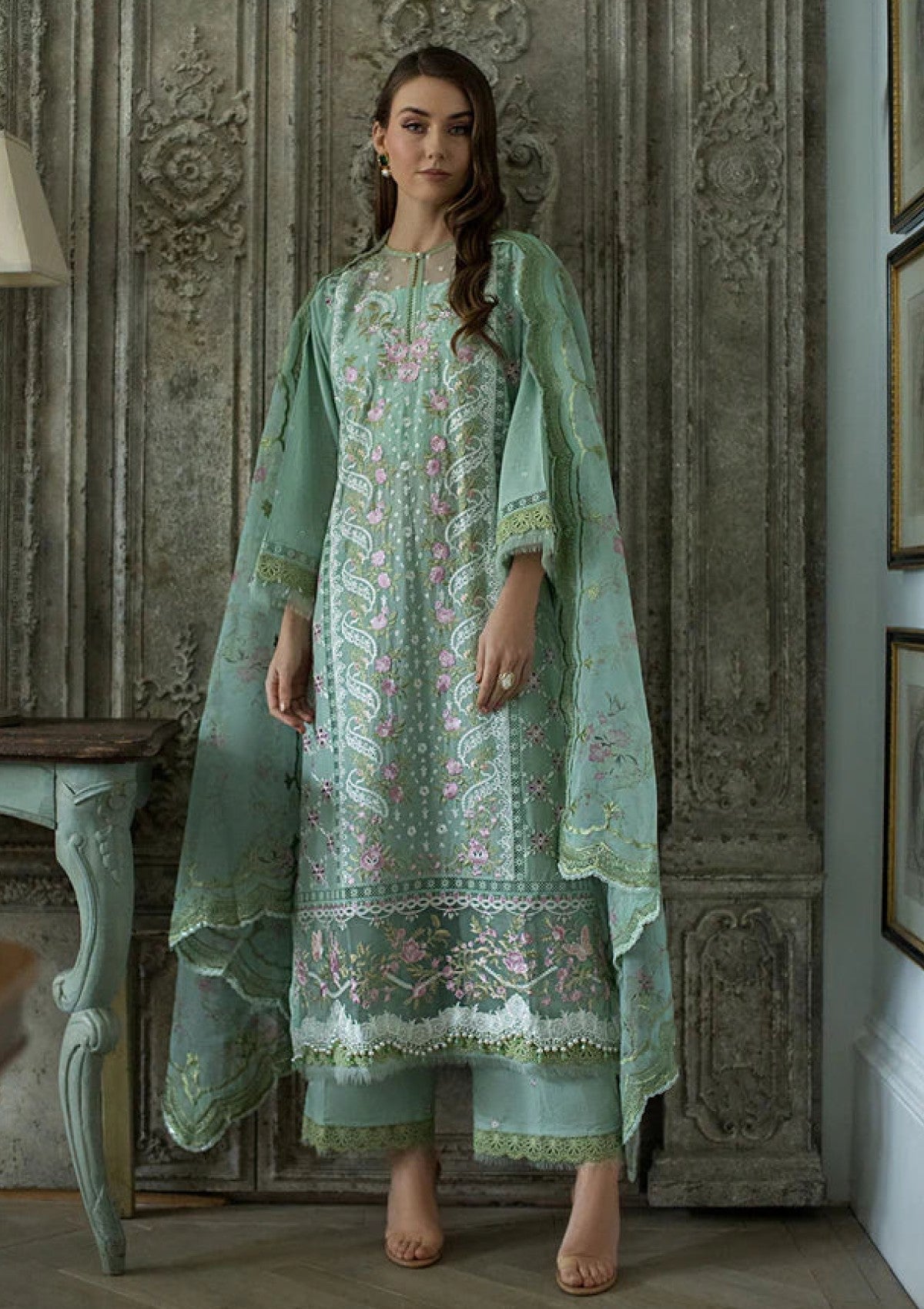 Summer Bloom β Embroidered Lawn