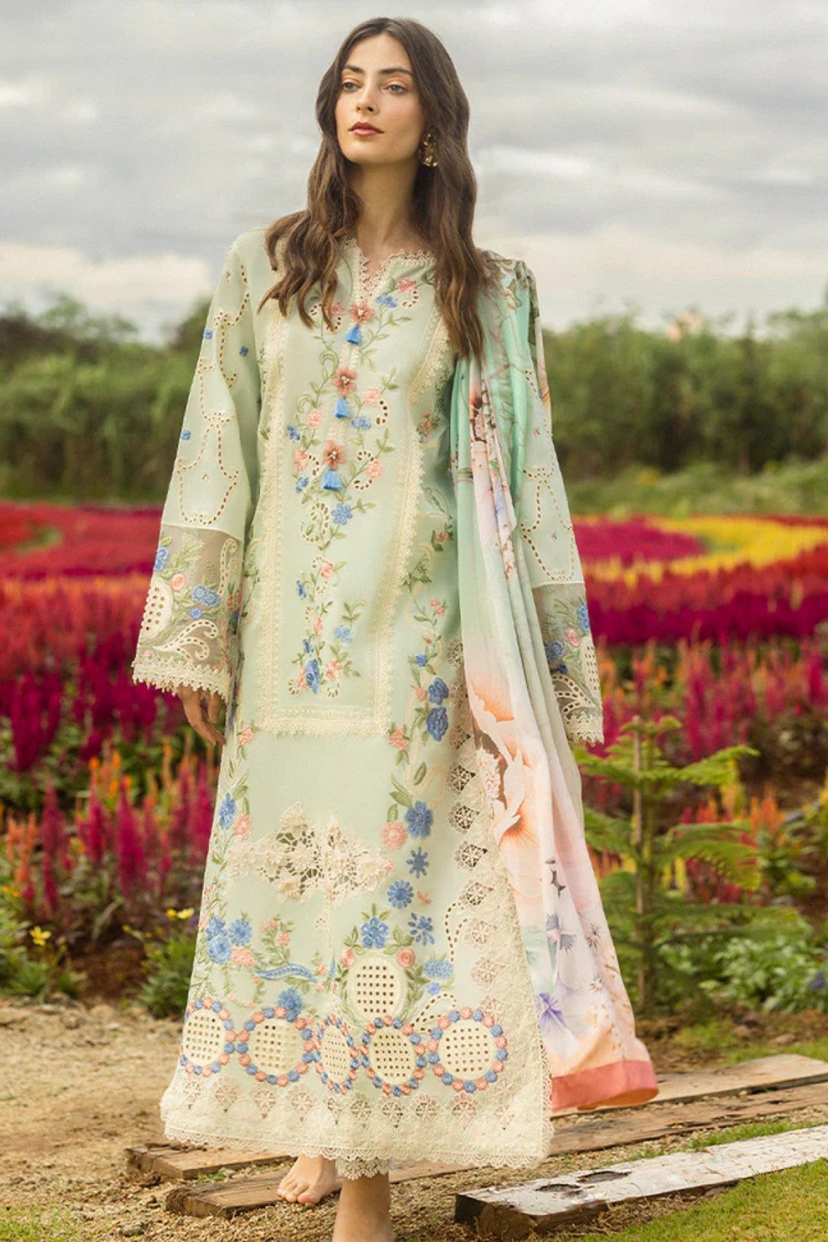 Summer Bloom β Embroidered Lawn