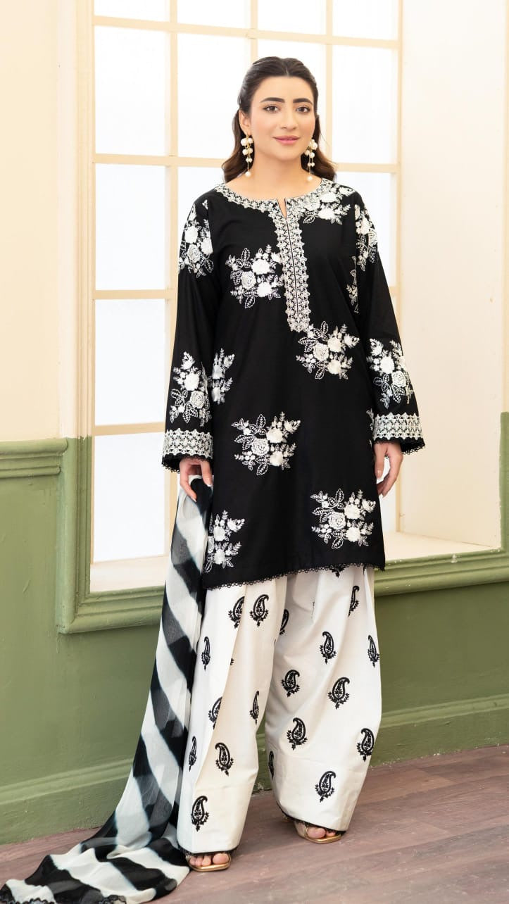 Summer Bloom – Embroidered Lawn