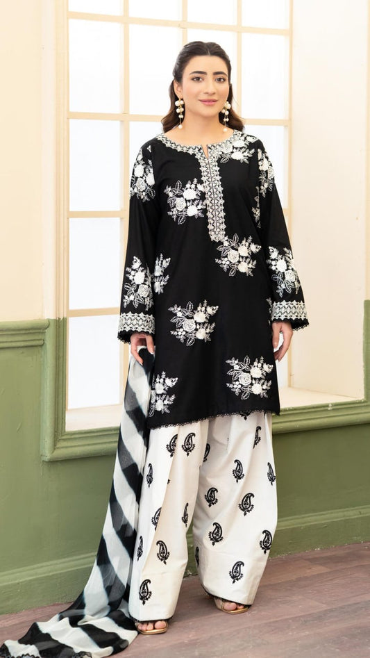Summer Bloom – Embroidered Lawn