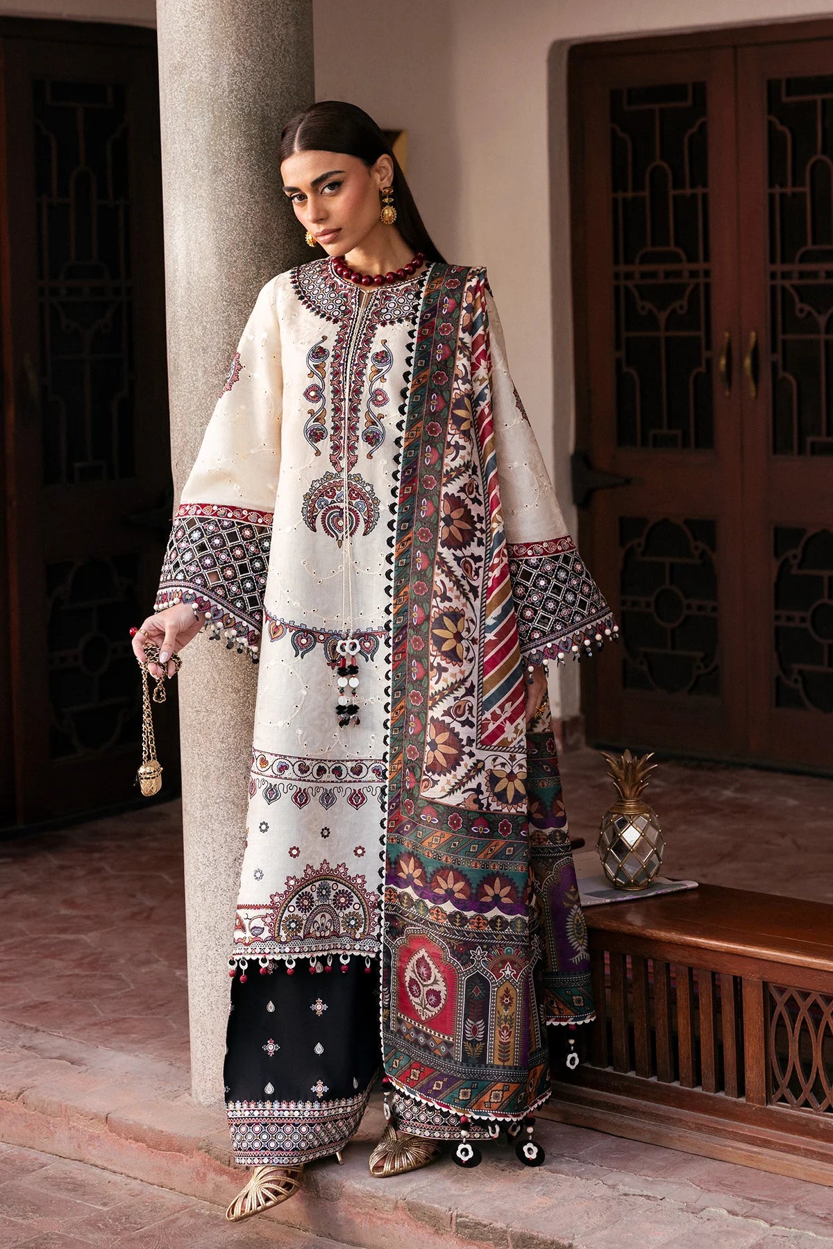 Summer Bloom – Embroidered Lawn