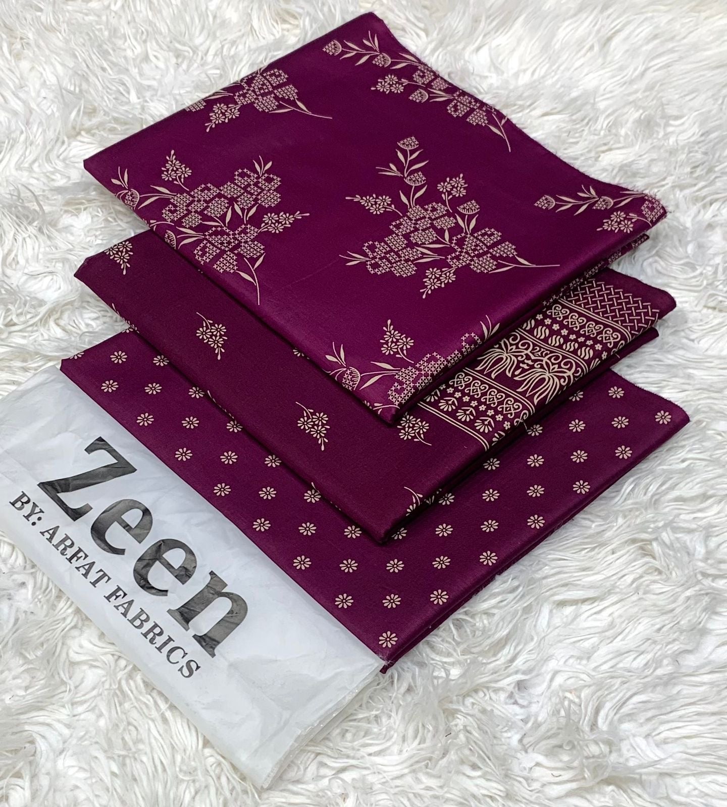 Zeen  unstitched lawn 3 pc