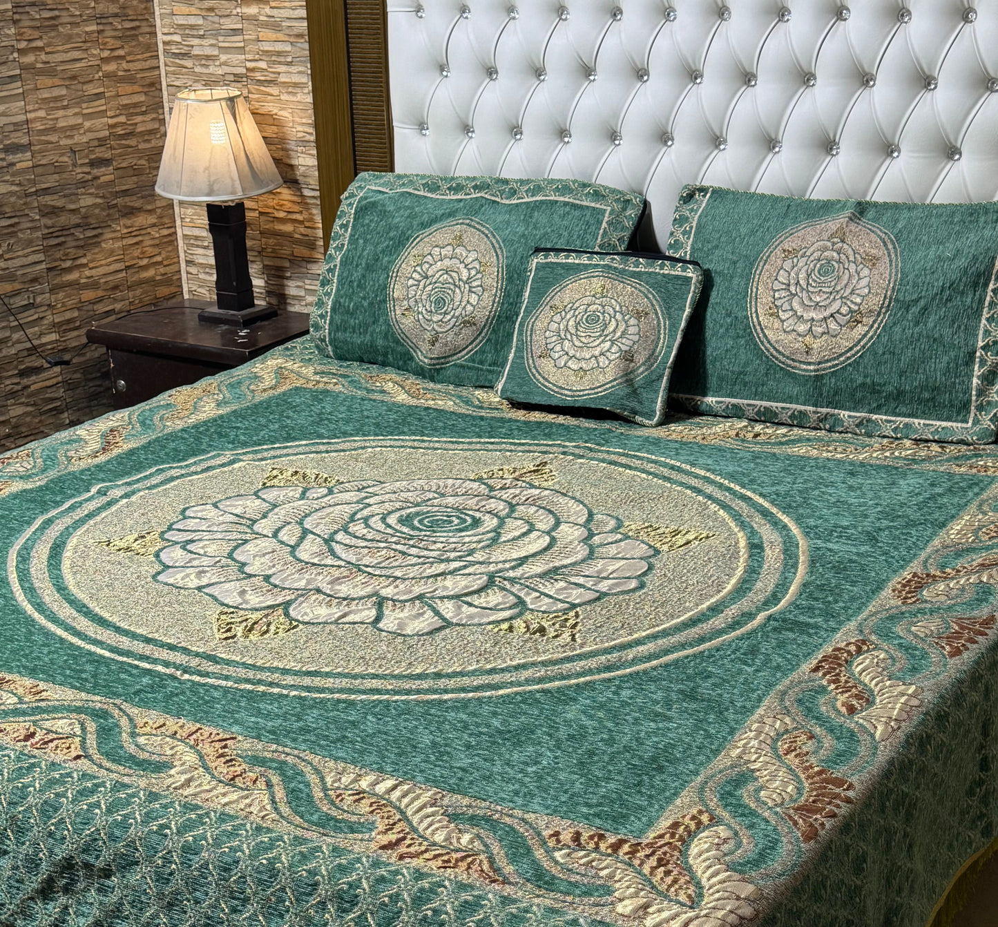 4 pc velvet jacquard bedsheet