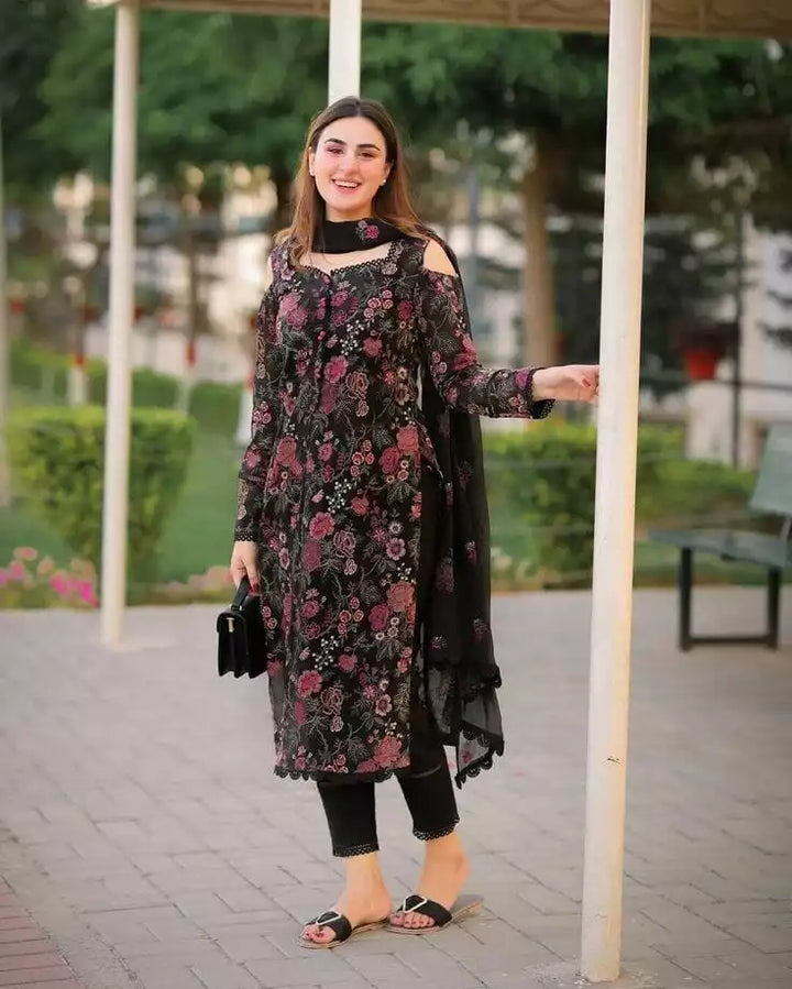 Summer Bloom – Embroidered Lawn