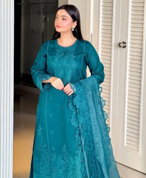 () Summer Bloom – Embroidered Lawn