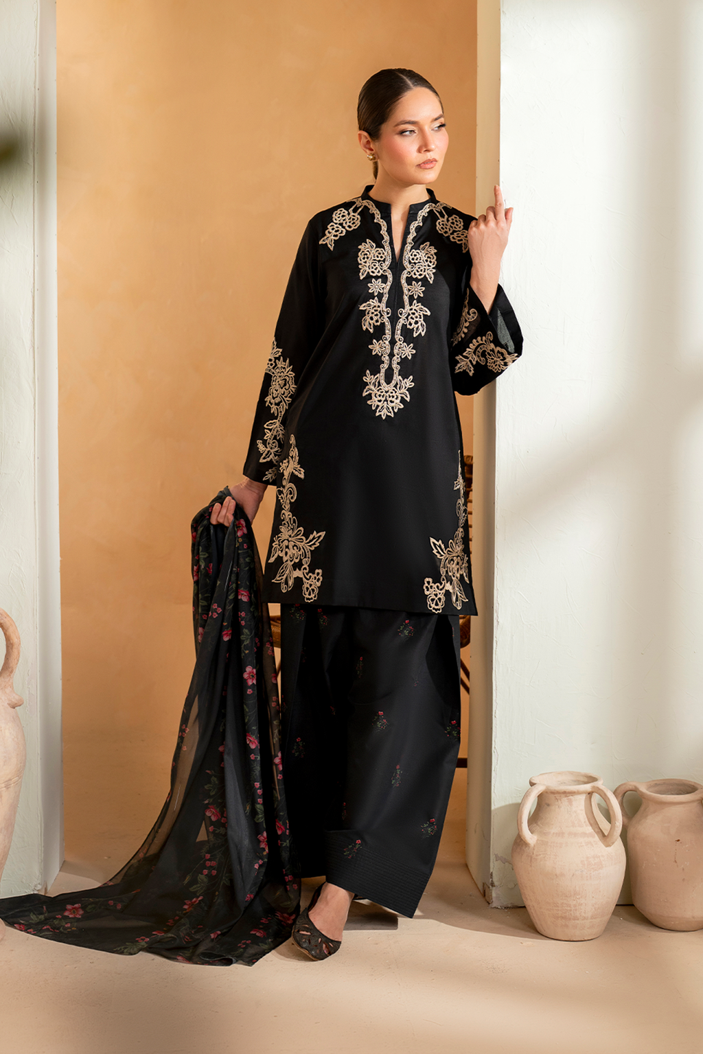 Summer Bloom – Embroidered Lawn