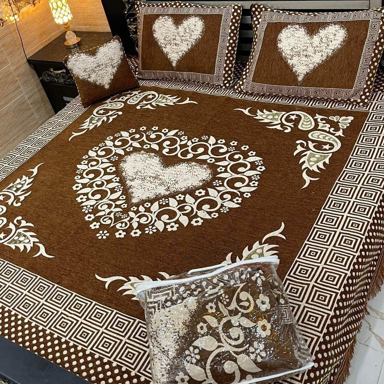 4 pc velvet jacquard bedsheet